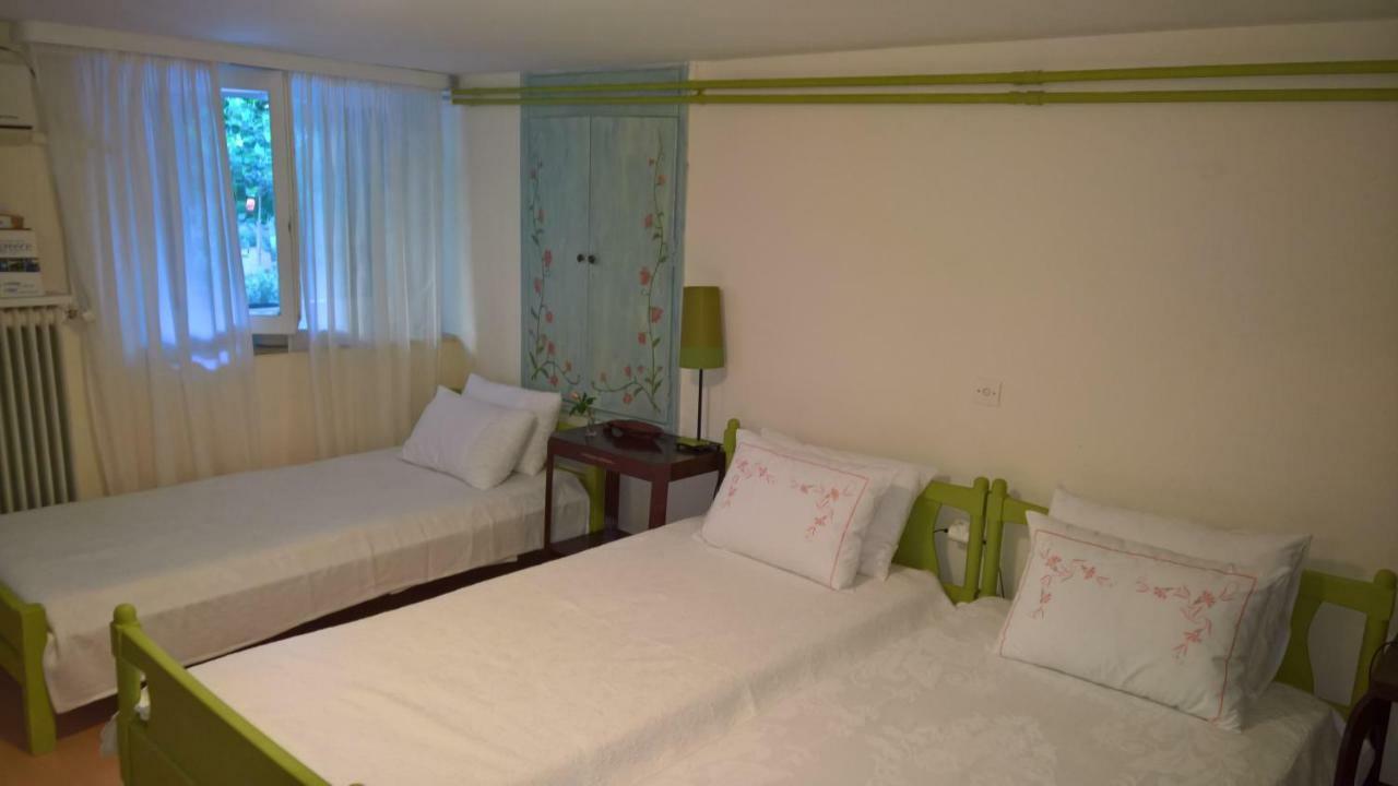 Spitaki Spata Airport Studio Luaran gambar